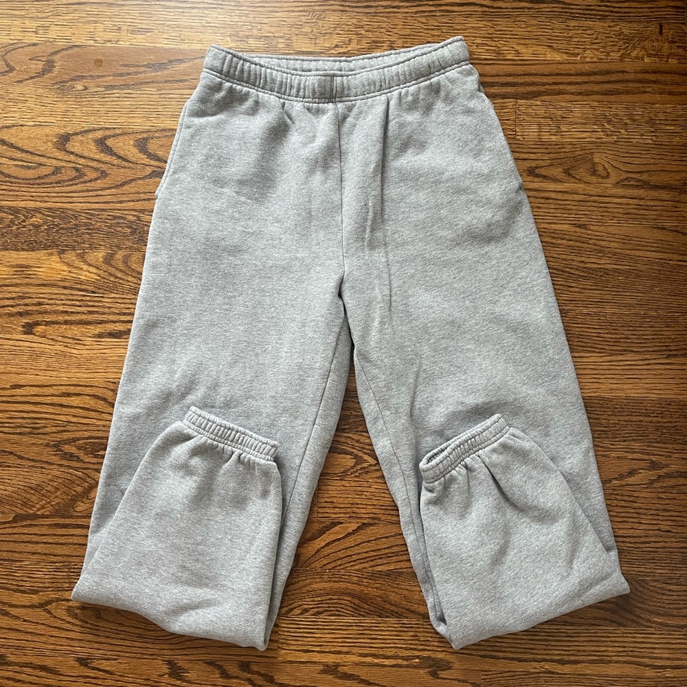 Aritzia Sweatpants